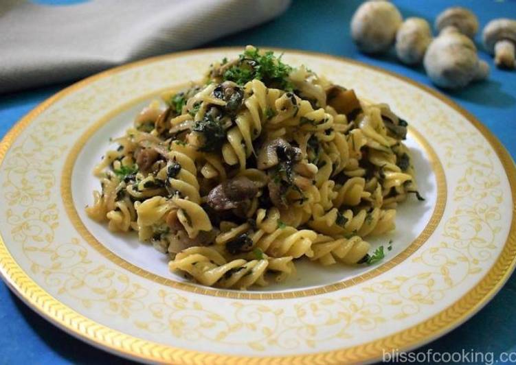 Recipe of Speedy Mushroom And Spinach Pasta