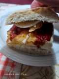 Tocineta y queso de fundir