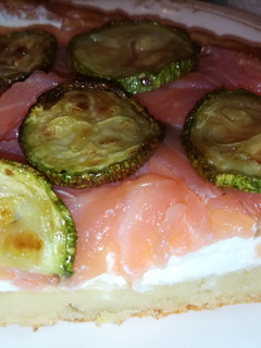 Foto di Tortiera di ricotta, con Philadelphia, salmone e zucchine