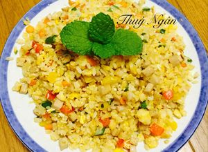 Hình của món Cơm rang thập cẩm.