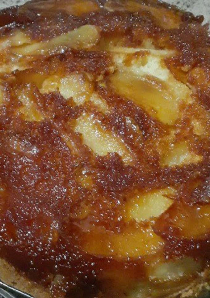 Una foto de 😸🍰Torta invertida de manzana!! Súper rica y económica!!
