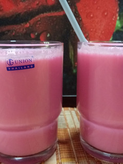 ரோஸ் 🌹 மில்க் (Rose Milk Recipe in Tamil) செய்முறை முக்கிய புகைப்படம்
