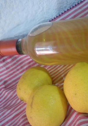 Una foto de Limoncello Casero
