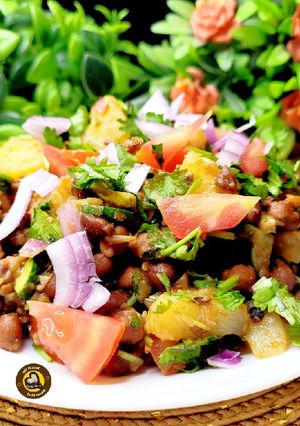 A picture of Kaala Chana Chaat(Bengal Gram Chaat).