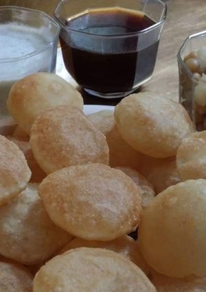 A picture of Gol guppay.