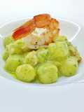 Gnocchetti di patate con crema di zucchine e gamberi argentini