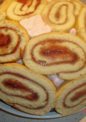 Joghurtos gyümölcsös piskóta recept fotója