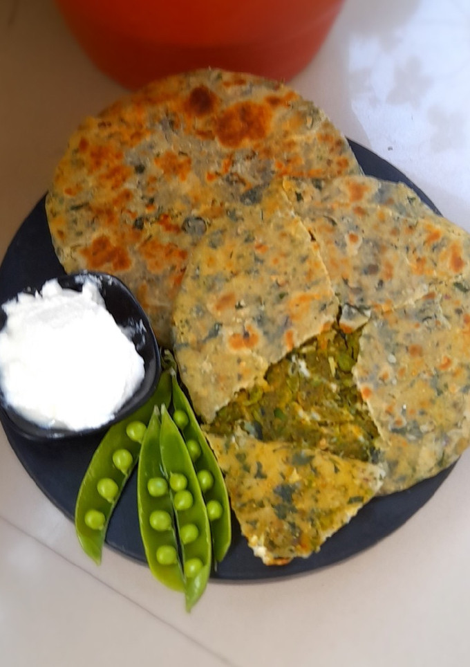 મેથી મટર મલાઈ પરાઠા (Methi Matar Malai Paratha Recipe In Gujarati) રેસીપી મુખ્ય ફોટો