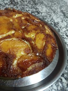 Una foto de Torta de manzana invertida