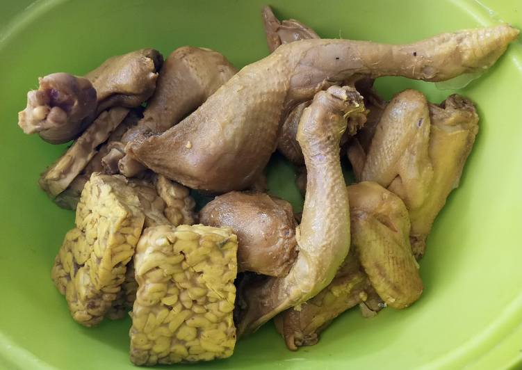 Ayam Ungkep Bumbu Kuning