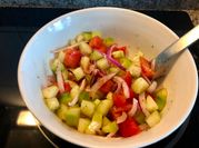 Una foto de eneldo y pepino
