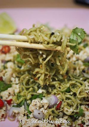 รูปของ (คลีน)ลาบบะหมี่ผักอกไก่สับ