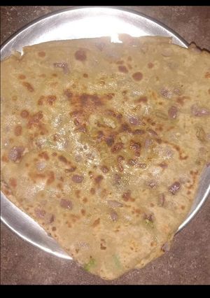 प्याज, हरी मिर्ची पराठा (Pyaz hari mirchi paratha recipe in hindi) रेसिपी मुख्य फोटो