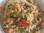 Una foto de quinoa con salmón