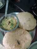 आलू पोस्तो लूची