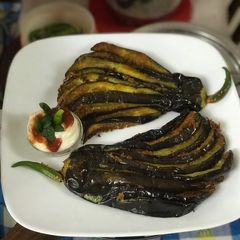 A picture of Fried Eggplant : (Baingan 🍆 Bajji/Pakore) 💁🏻‍♀️😋.