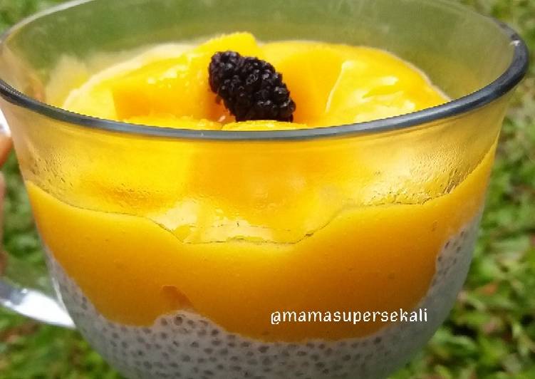 Mango sorbet with chia pudding