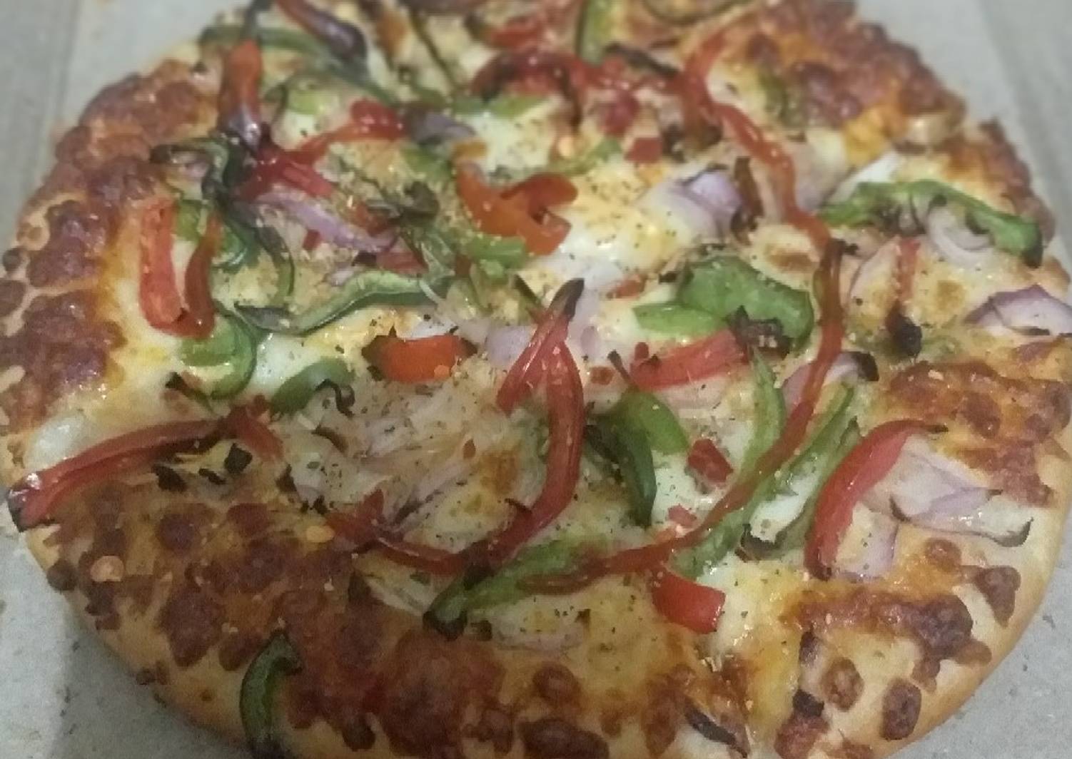 Onion capsicum pizza Recipe by angel cuty Cookpad