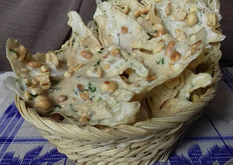 Peyek kacang tanah kres