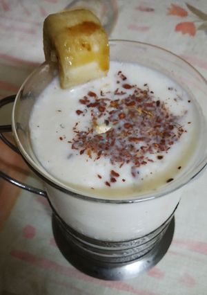 A picture of Banana smoothie.