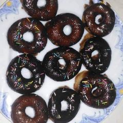 A picture of Chocolate donuts.