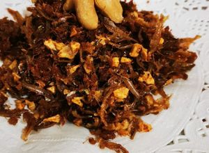 Gambar Serunding halia ikan bilis dengan bawang putih