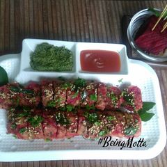 A picture of Beetroot muthias.