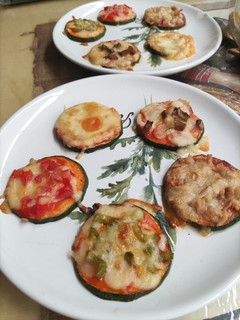 Una foto de Minipizzas de calabacín