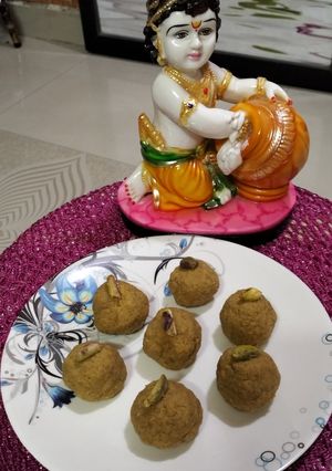 સત્તુ ના લોટ ના લાડુ રેસીપી મુખ્ય ફોટો
