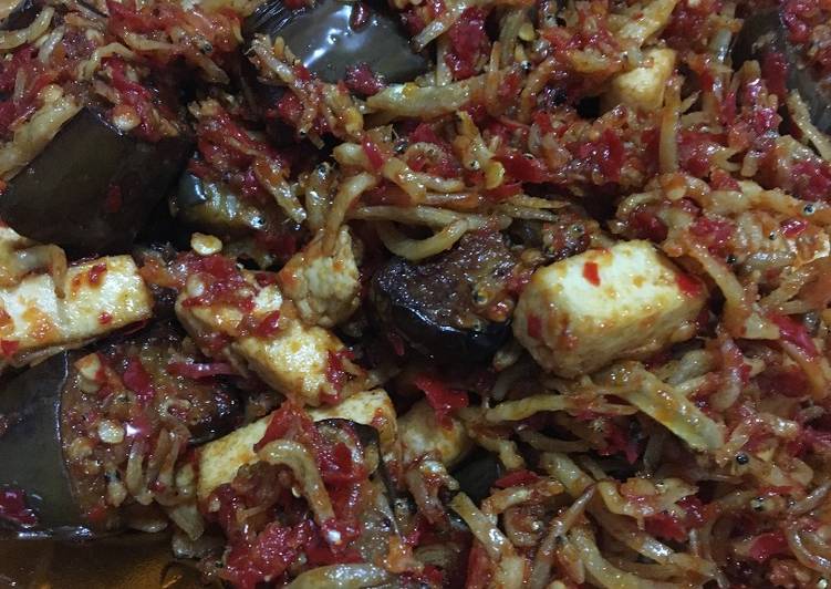 Sambel teri medan dan terong pedas manis