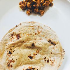 A picture of Besan Gatte.