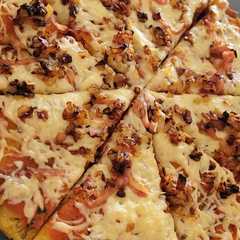 A picture of Pizza saludable sin harinas 😋🍕.