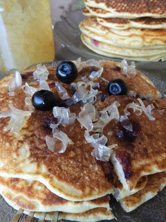 Φωτογραφία της συνταγής Pancakes με Μύρτιλα και Σιρόπι Λεμονανθού