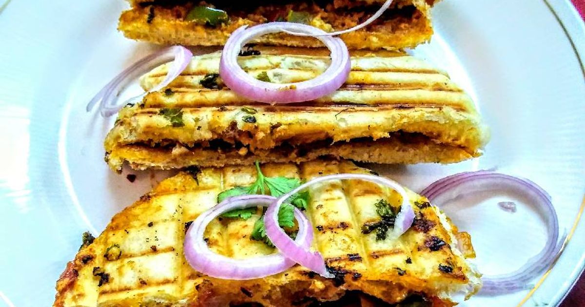Cheesy Kulcha Sandwich Recipe With Ghee Roast Mushrooms
