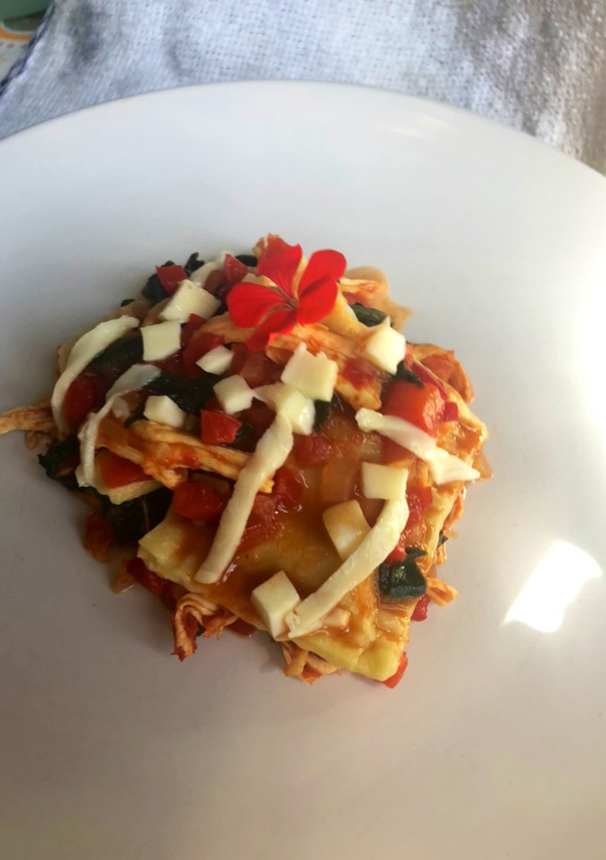 Una foto de Ravioli ripeni di pollo (Ravioli con relleno de pollo)