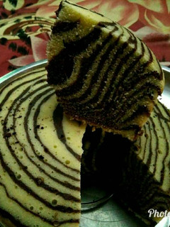 A picture of Tiger print cake.