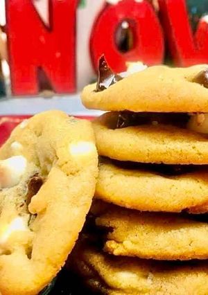 A picture of Mom's Best Chocolate Chip Cookies.