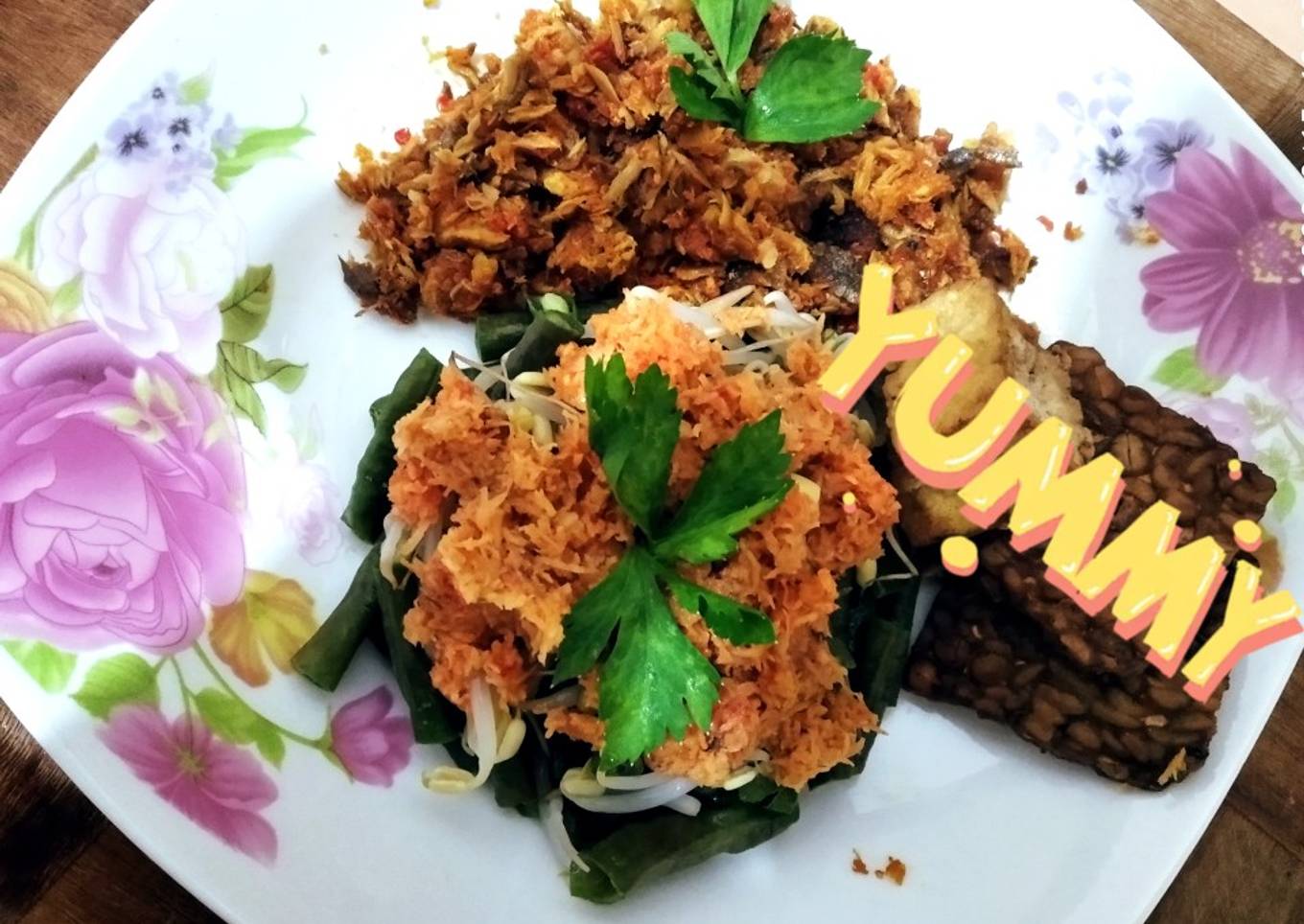 URAP SAYUR RICA CAKALANG SUWIR (MASAKAN SEHARI HARI)