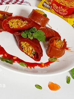 টমাটো র‍্যাপ ম্যাগি রোল(tomato wrap maggi roll recipe in Bengali) রেসিপির প্রধান ছবি