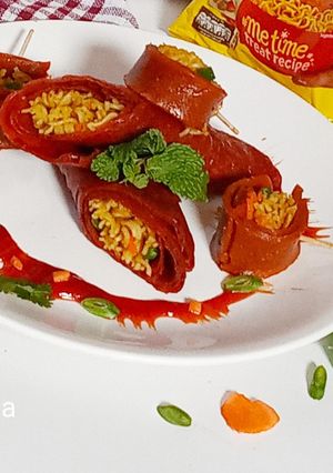টমাটো র‍্যাপ ম্যাগি রোল(tomato wrap maggi roll recipe in Bengali) রেসিপির প্রধান ছবি