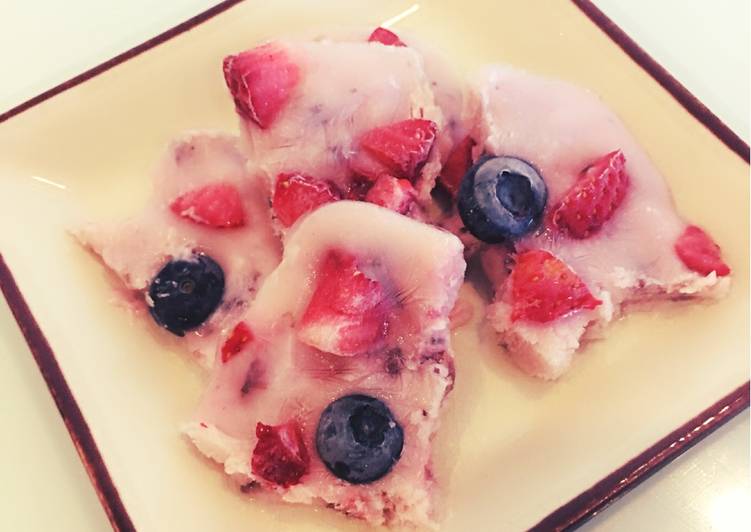 Recipe of Favorite Mixed berry yogurt bark