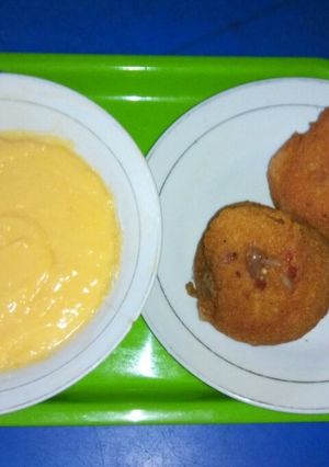 A picture of Akara(bean balls) with custard.