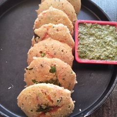 A picture of Oats Idli.