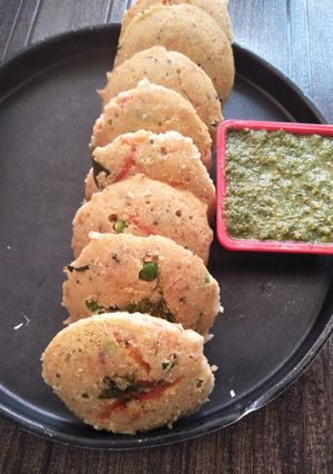 A picture of Oats Idli.