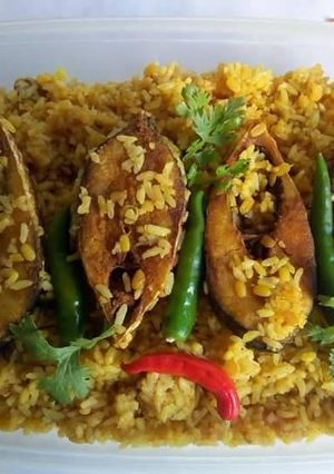 ইলিশ খিচুড়ি রেসিপির প্রধান ছবি