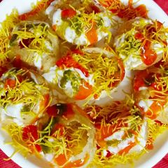 A picture of Sev Dahi Puri Chat.
