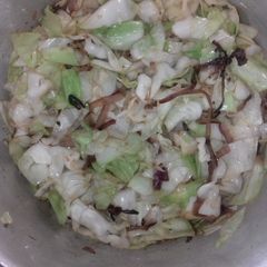 A picture of Garlic Onion Fried Cabbage.