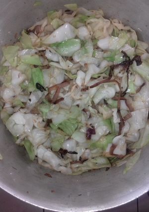 A picture of Garlic Onion Fried Cabbage.