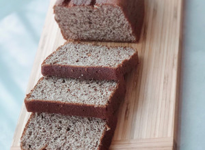 Hình của món Bánh mì hạt lanh mix dừa.