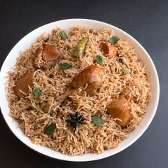 A picture of Chicken Pulao.